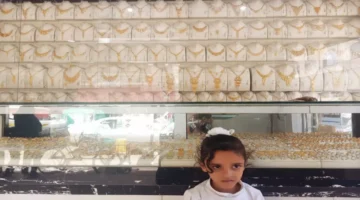 الذهب في عدن أغلى بنسبة 300% مقارنة بصنعاء اليوم والسبب الصادم خلف ذلك